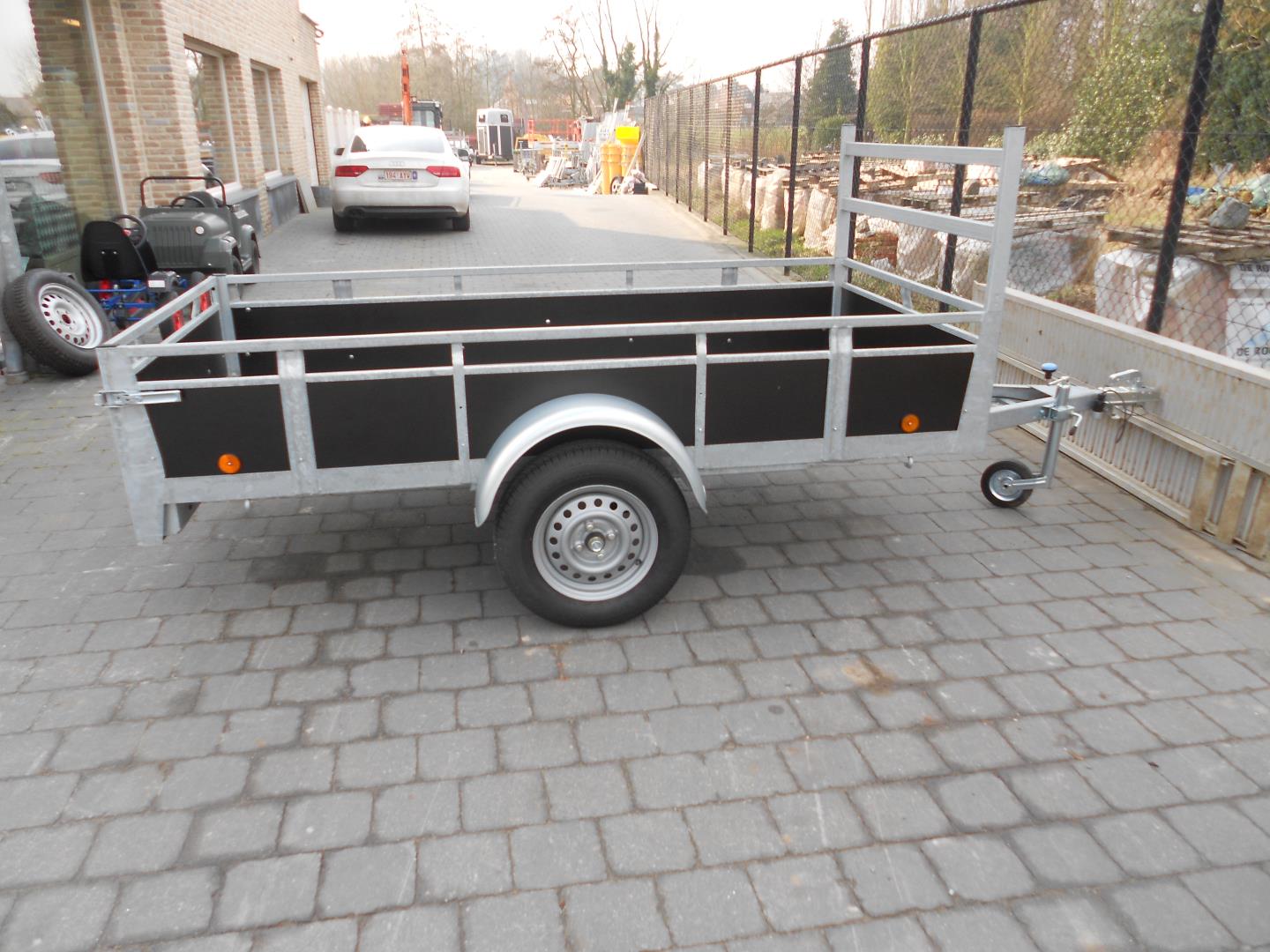 Bakaanhangwagen enkelas 2M57X1M56 (betonplex)